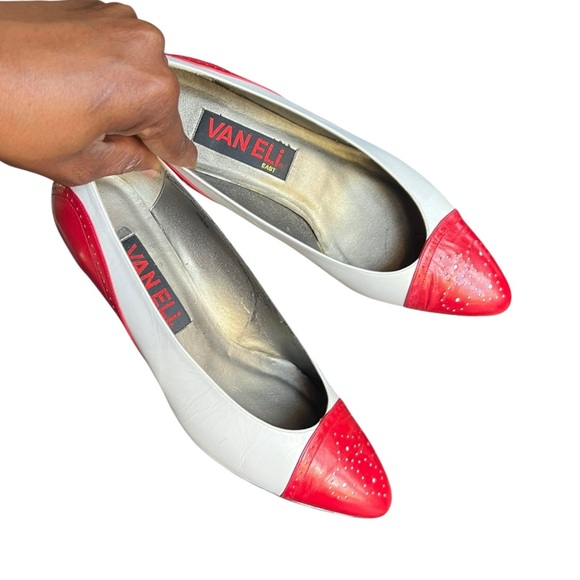 Van Eli Dandy Red and White Women's Pumps - Picture 2 of 9